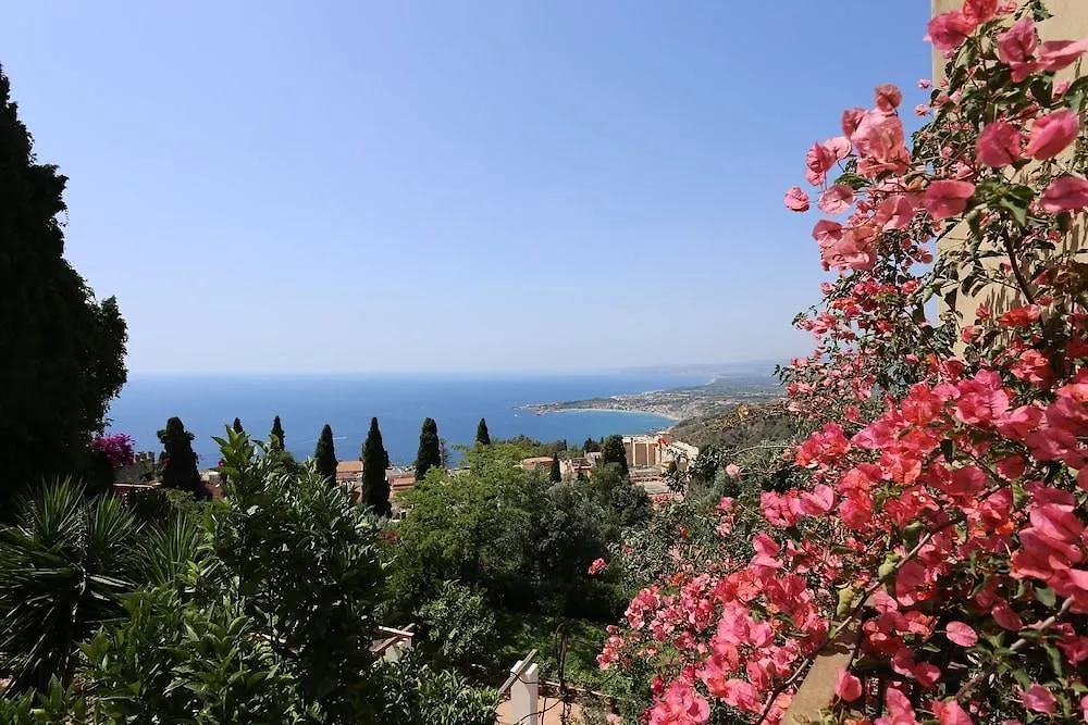 Casa Cuseni, Patrimonio Culturale Immateriale Unesco Taormina 3*,  Italië